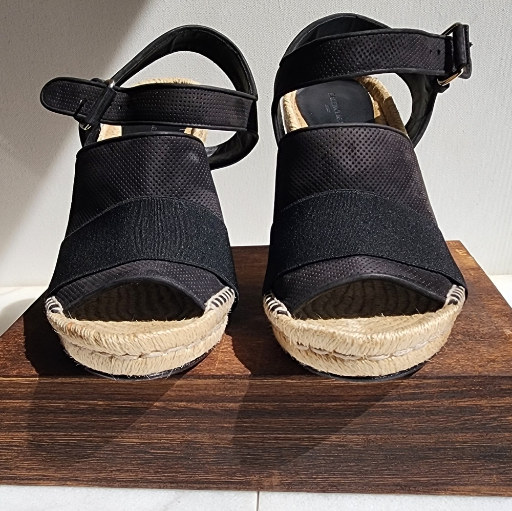 Balenciaga Sandal - Picture 6 of 8